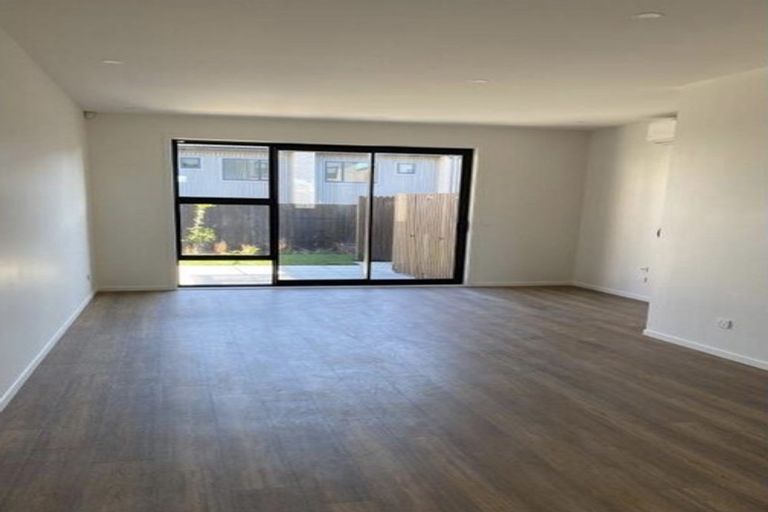 Photo of property in 33 Peihana Road, Hobsonville, Auckland, 0616