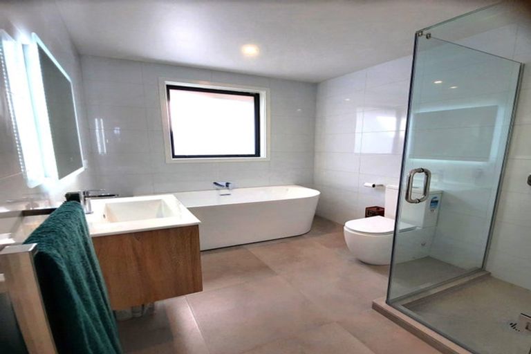 Photo of property in 5 Omahuru Road, Glenbrook, 2681