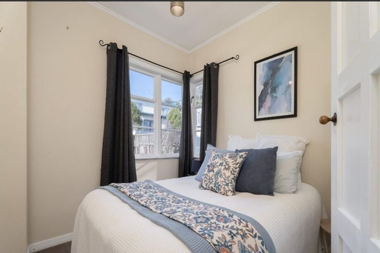 Photo of property in 35 Hindmarsh Street, Johnsonville, Wellington, 6037