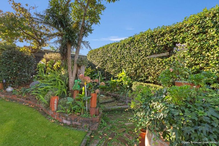 Photo of property in 19 Ashburn Lane, Awapuni, Palmerston North, 4412