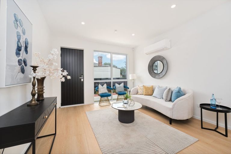 Photo of property in 80c Matipo Road, Te Atatu Peninsula, Auckland, 0610