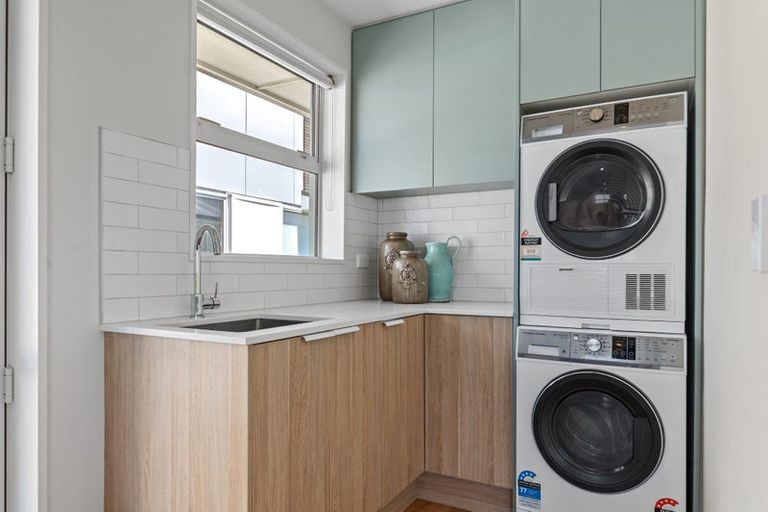 Photo of property in 1/47 Beachville Road, Redcliffs, Christchurch, 8081