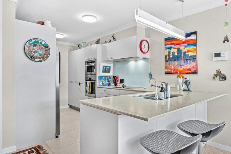 Photo of property in 73 Parkside Drive, Orewa, 0931