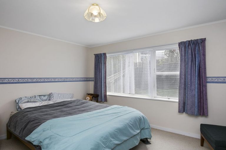 Photo of property in 179 Newlands Road, Newlands, Wellington, 6037