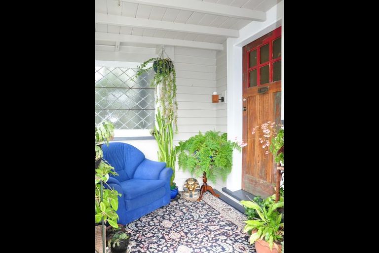 Photo of property in 52 Featherston Street, Takaro, Palmerston North, 4412