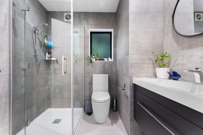 Photo of property in 12b Kimberly Grove, Greenhithe, Auckland, 0632