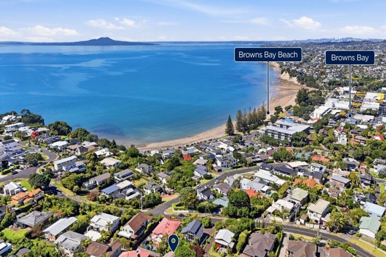 Photo of property in 24a Orchard Road, Waiake, Auckland, 0630