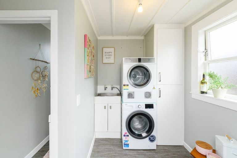 Photo of property in 25 Edgeware Road, Palmerston North, 4410