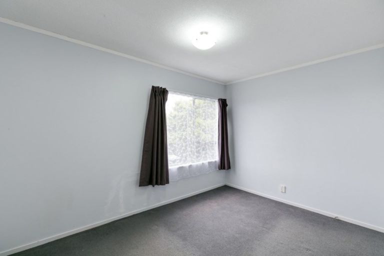 Photo of property in 23 Edgecombe Street, Newlands, Wellington, 6037