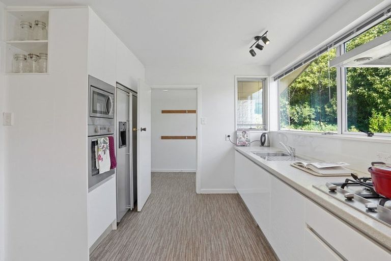 Photo of property in 1 Takahe Drive, Cashmere, Christchurch, 8022