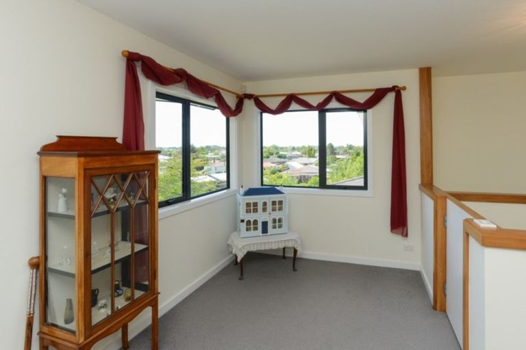 Photo of property in 75 Hetley Crescent, Taradale, Napier, 4112