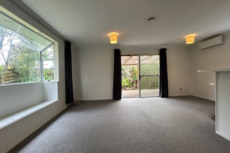 Photo of property in 121 Oreil Avenue, West Harbour, Auckland, 0618