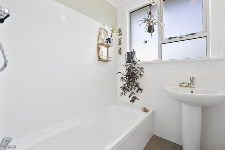 Photo of property in 32 Constitution Avenue, Milton, 9220