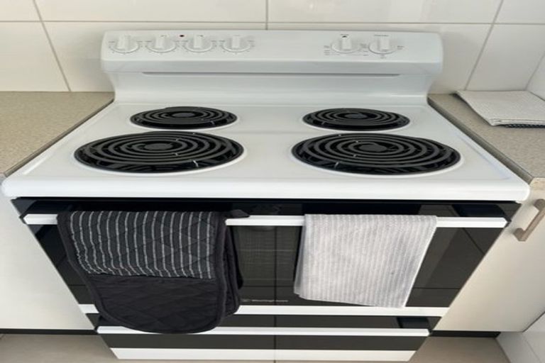 Photo of property in Beresford Apartments, 12/118u Russell Terrace, Berhampore, Wellington, 6023