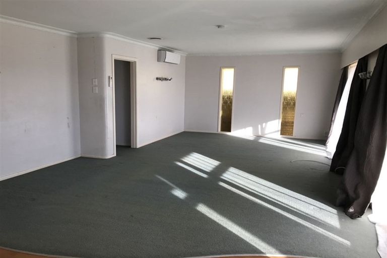 Photo of property in 16 Russell Avenue, Pukekohe, 2120