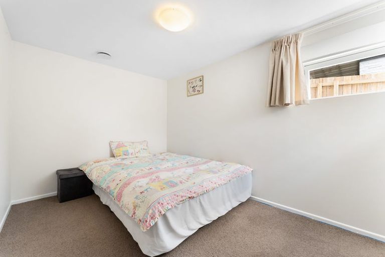 Photo of property in 1/625 Beach Road, Rothesay Bay, Auckland, 0630