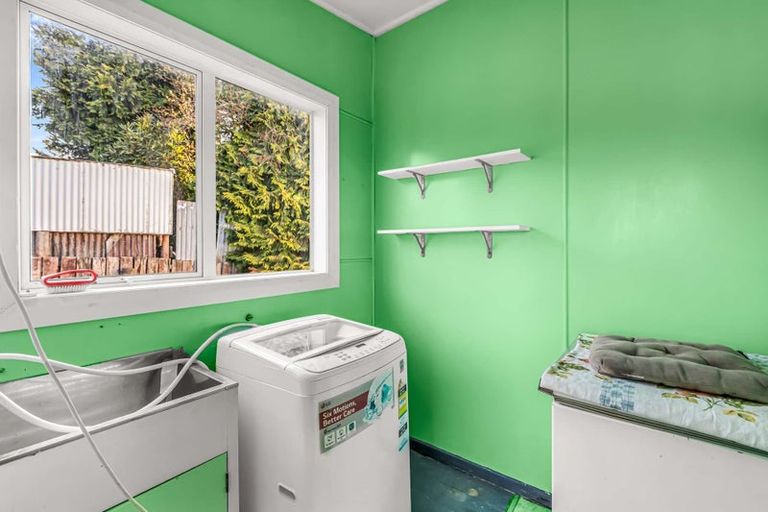 Photo of property in 17 Gorge Road, Clinton, 9534