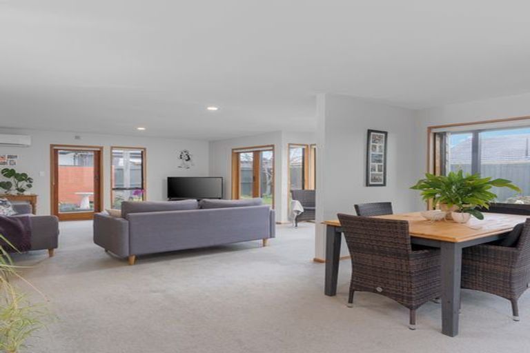 Photo of property in 52 Arlington Street, Burnside, Christchurch, 8053