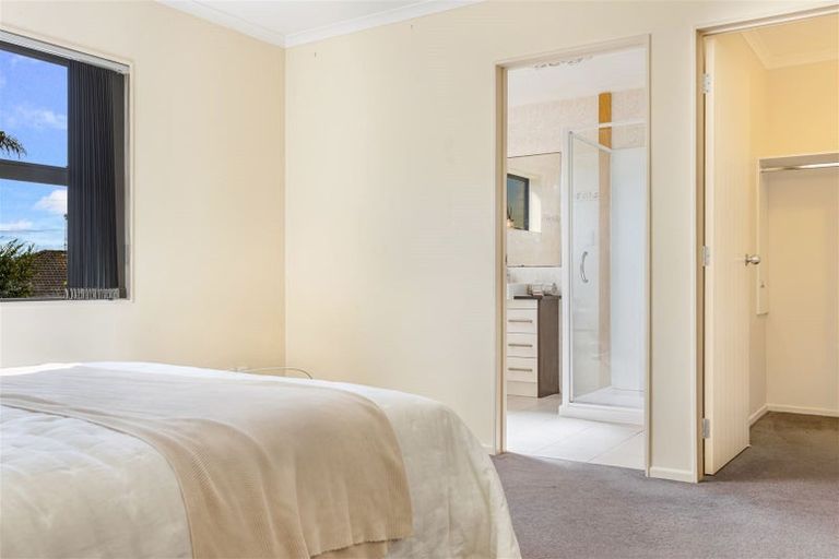 Photo of property in 59a Hewlett Road, Massey, Auckland, 0614