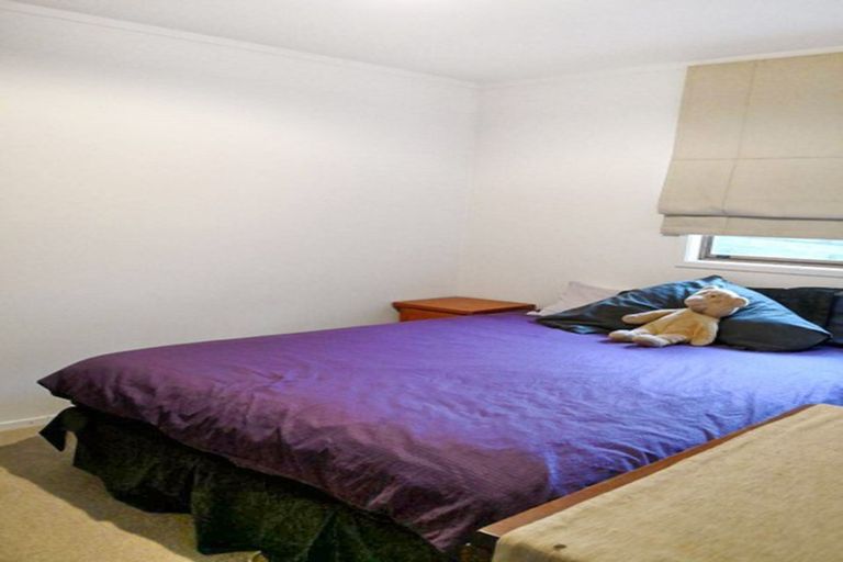 Photo of property in 3/9 Fuchsia Place, Birkdale, Auckland, 0626