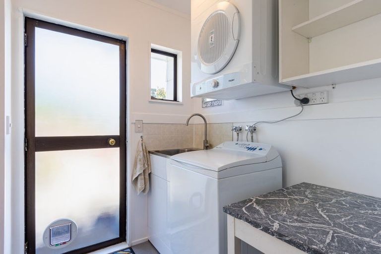 Photo of property in 2/3 Park Road, Paraparaumu Beach, Paraparaumu, 5032