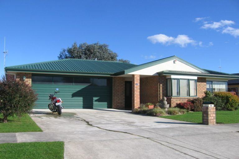 Photo of property in 15 Lancewood Lane, Roslyn, Palmerston North, 4414