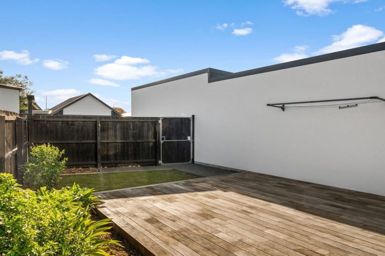 Photo of property in 17 Eminence Drive, Northwood, Christchurch, 8051