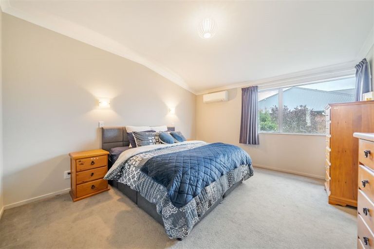 Photo of property in 15 James Nairn Grove, Riverstone Terraces, Upper Hutt, 5018