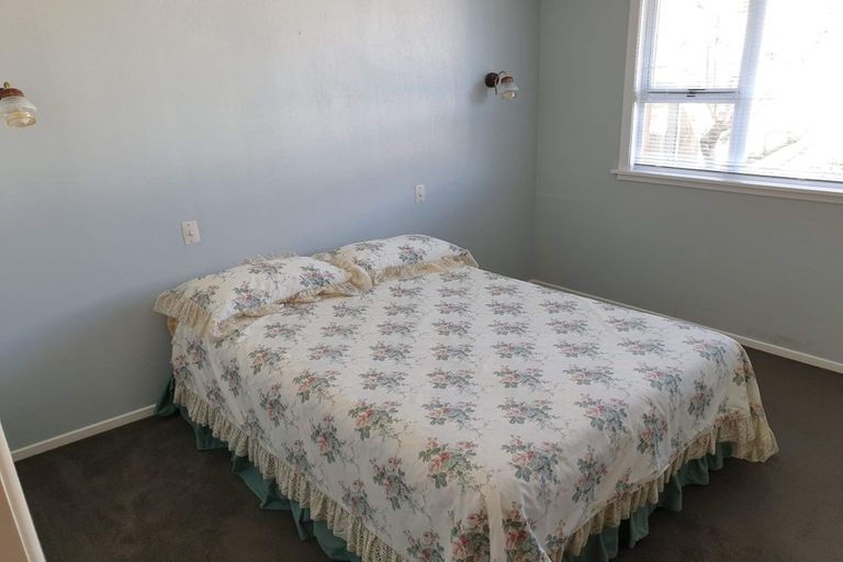 Photo of property in 2 Hood Place, Spotswood, New Plymouth, 4310