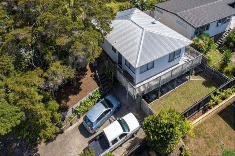 Photo of property in 5 Elliston Crescent, Stanmore Bay, Whangaparaoa, 0932