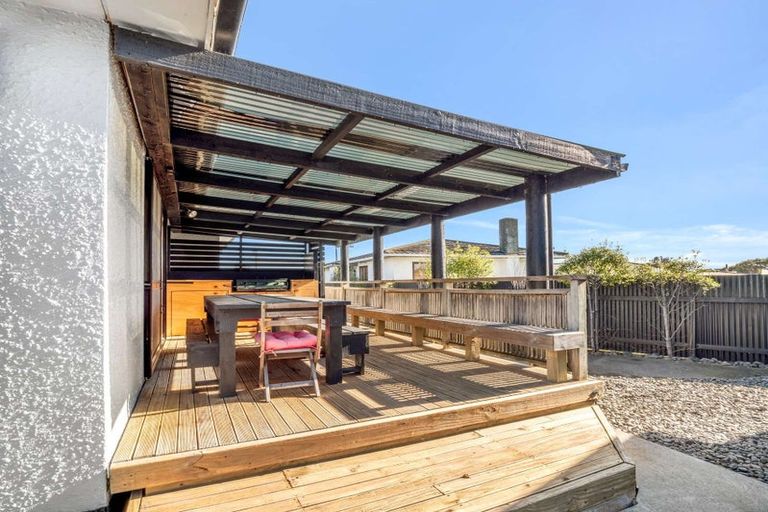 Photo of property in 10 Omori Place, Castlecliff, Whanganui, 4501