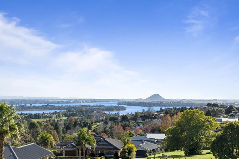 Photo of property in 17 Holcombrooke Lane, Welcome Bay, Tauranga, 3175
