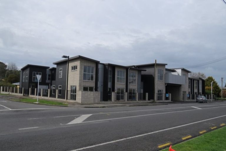 Photo of property in 100u4 Knighton Road, Hillcrest, Hamilton, 3216