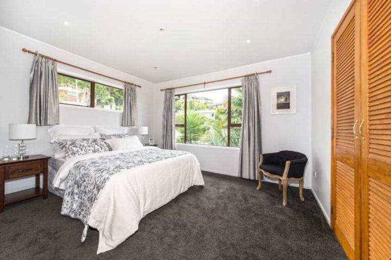Photo of property in 86 Ayton Drive, Totara Vale, Auckland, 0629