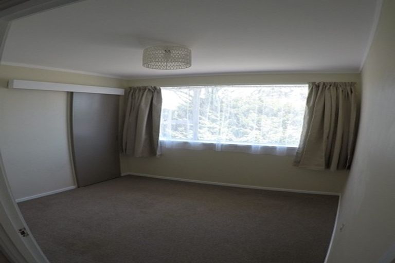 Photo of property in 1 Holt Avenue, Torbay, Auckland, 0630