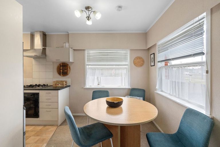 Photo of property in 634 Queen Street East, Levin, 5510