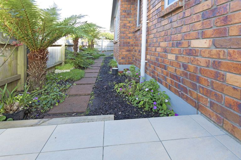 Photo of property in 76 Florence Avenue, Orewa, 0931