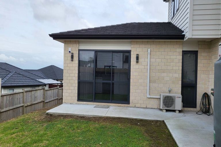 Photo of property in 37 Nola Dawn Avenue, Papakura, 2110