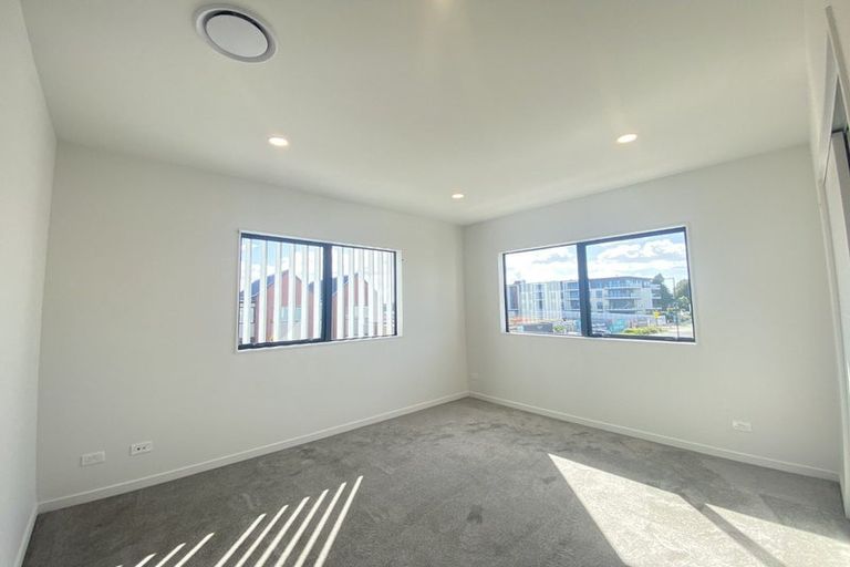 Photo of property in 1 Green Bamboo Road, Hobsonville, Auckland, 0616