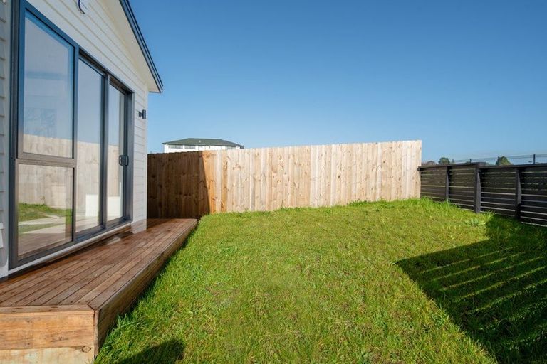 Photo of property in 41 Baumea Rise, Massey, Auckland, 0614