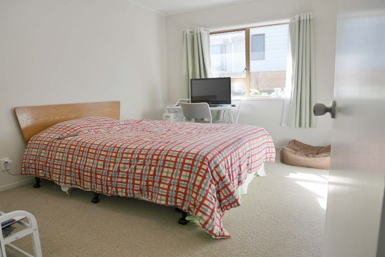 Photo of property in 2/28 Priestley Drive, Bucklands Beach, Auckland, 2014