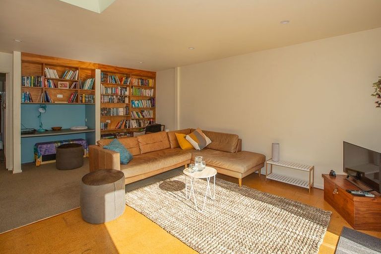 Photo of property in 174 Queens Drive, Lyall Bay, Wellington, 6022