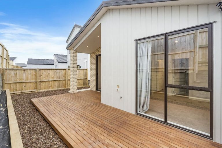 Photo of property in 5 Puwha Street, Massey, Auckland, 0614