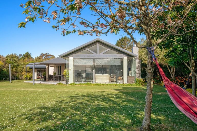 Photo of property in 69a Pipitiwai Drive, Helensville, Kaukapakapa, 0871