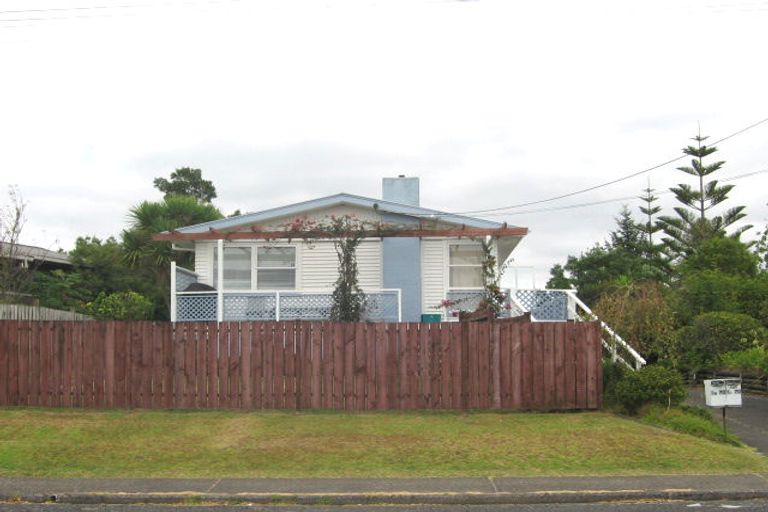 Photo of property in 2/70 Seaview Road, Glenfield, Auckland, 0629
