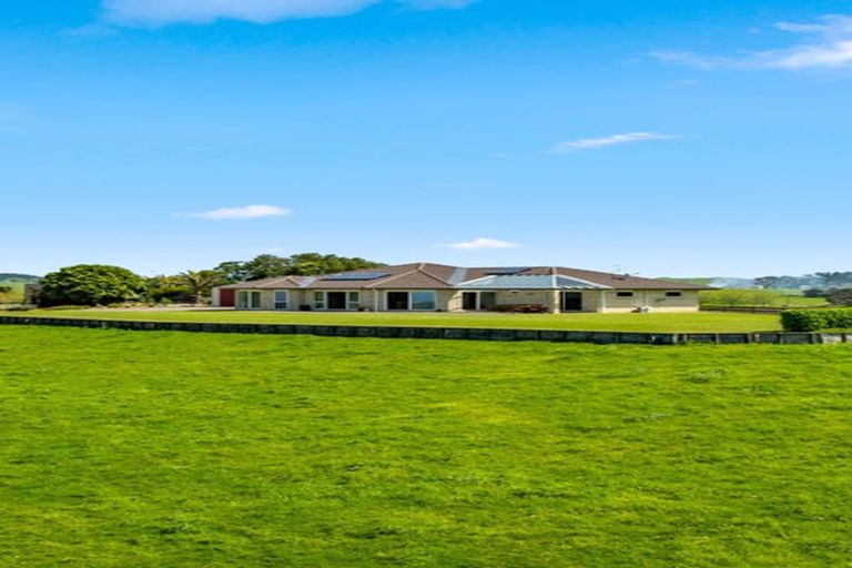 Photo of property in 107 Fuller Road, South Head, Helensville, 0874