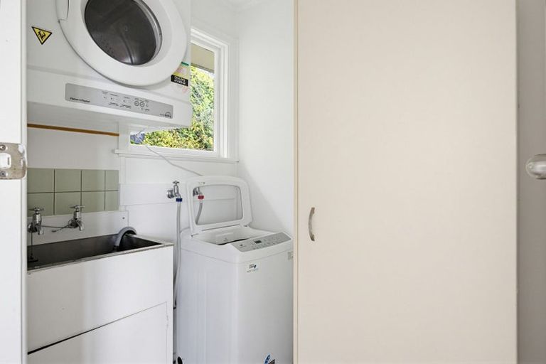 Photo of property in 4 Beverley Grove, Paparangi, Wellington, 6037