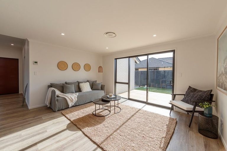 Photo of property in 27 Te Piriti Road, One Tree Point, 0118