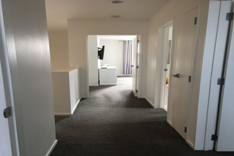 Photo of property in 29 Popokatea Drive, Takanini, 2112