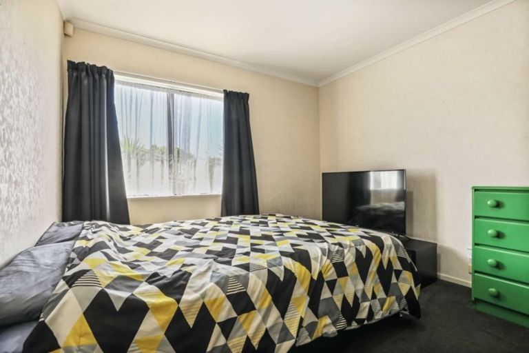 Photo of property in 34 Puriri Road, Pukekohe, 2120